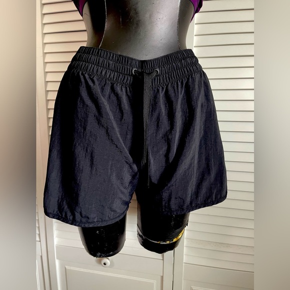 Women’s Columbia running shorts - Picture 2 of 8